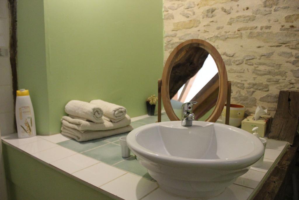 Villemoirieu La Bicyclette Fleurie Bed & Breakfast 部屋 写真