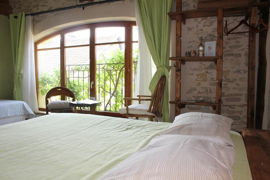 Villemoirieu La Bicyclette Fleurie Bed & Breakfast 部屋 写真