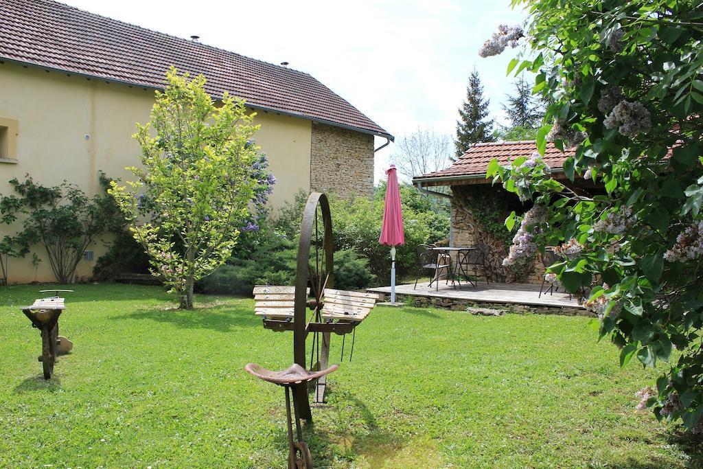 Villemoirieu La Bicyclette Fleurie Bed & Breakfast エクステリア 写真