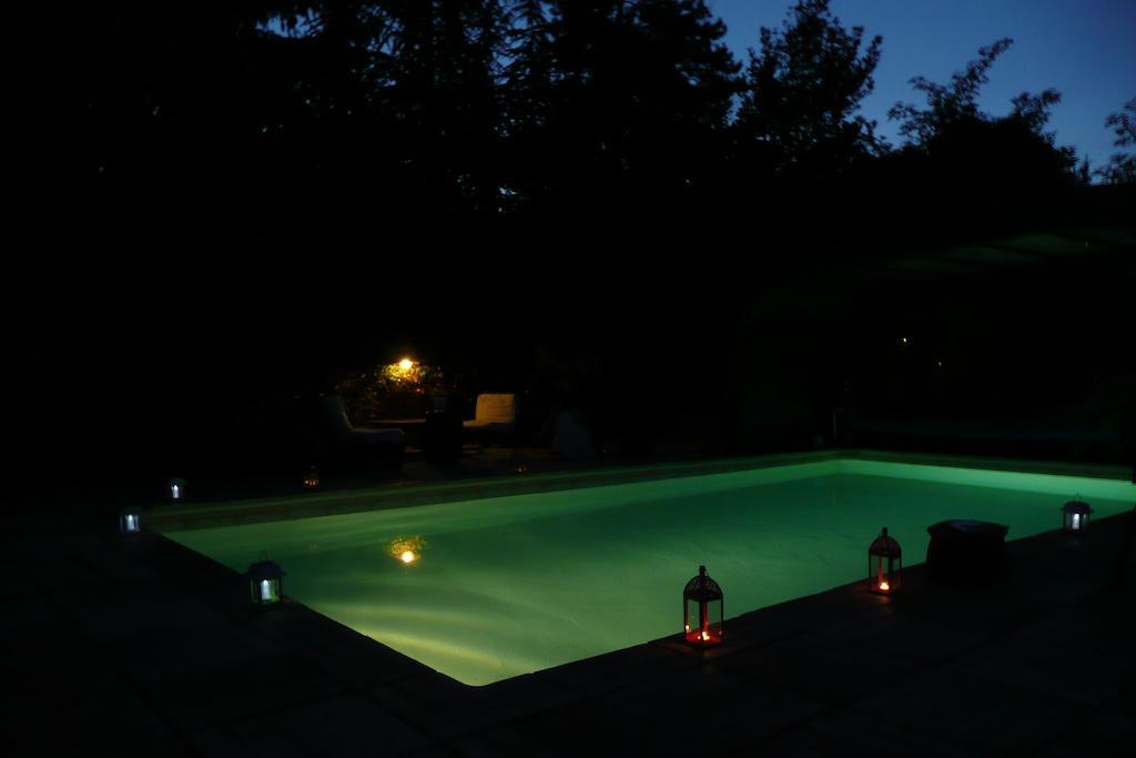 Villemoirieu La Bicyclette Fleurie Bed & Breakfast エクステリア 写真