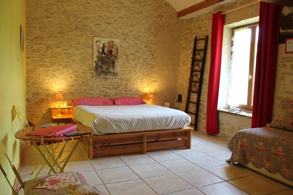 Villemoirieu La Bicyclette Fleurie Bed & Breakfast 部屋 写真