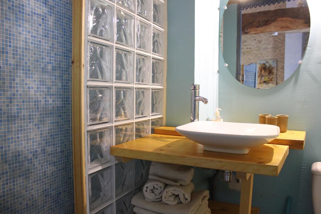 Villemoirieu La Bicyclette Fleurie Bed & Breakfast 部屋 写真