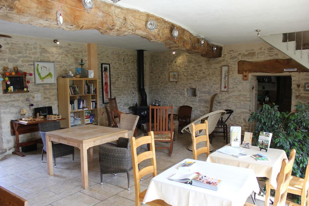 Villemoirieu La Bicyclette Fleurie Bed & Breakfast エクステリア 写真