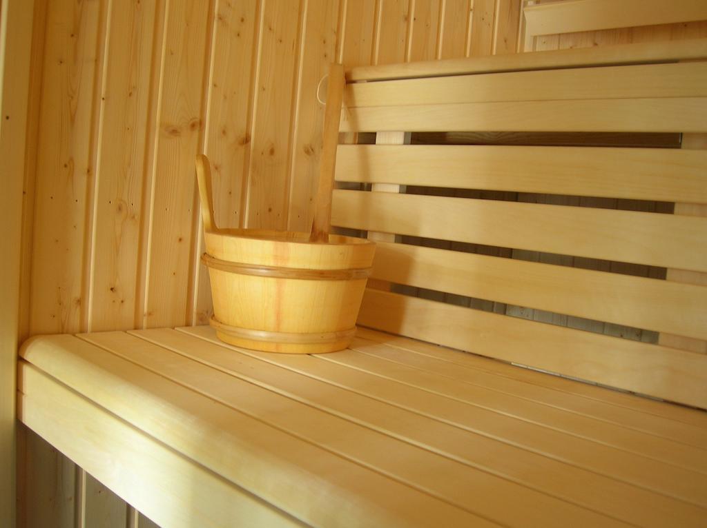 Villemoirieu La Bicyclette Fleurie Bed & Breakfast エクステリア 写真