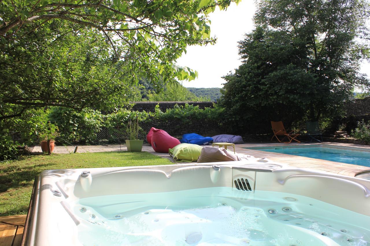 Villemoirieu La Bicyclette Fleurie Bed & Breakfast エクステリア 写真
