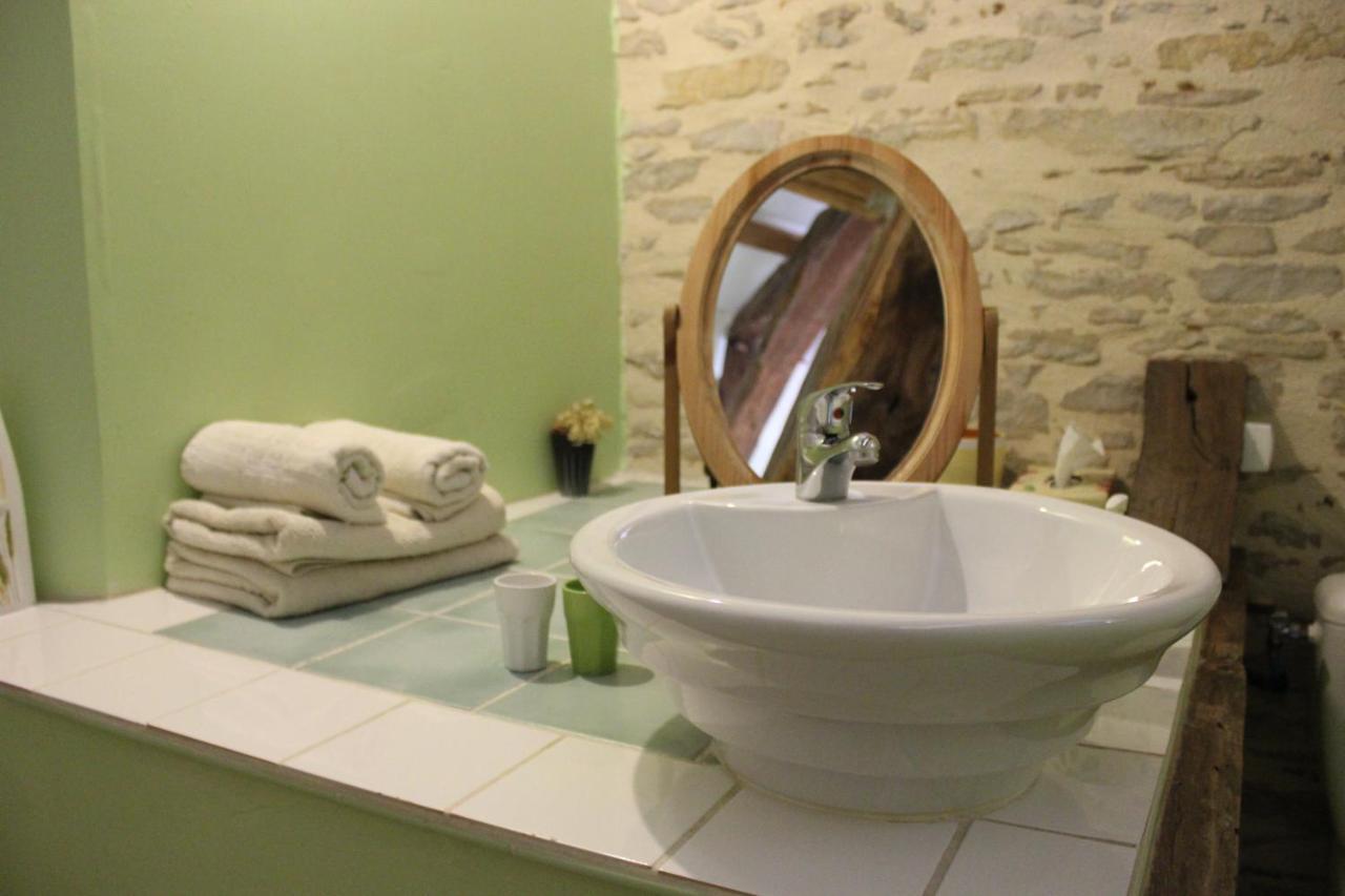 Villemoirieu La Bicyclette Fleurie Bed & Breakfast エクステリア 写真